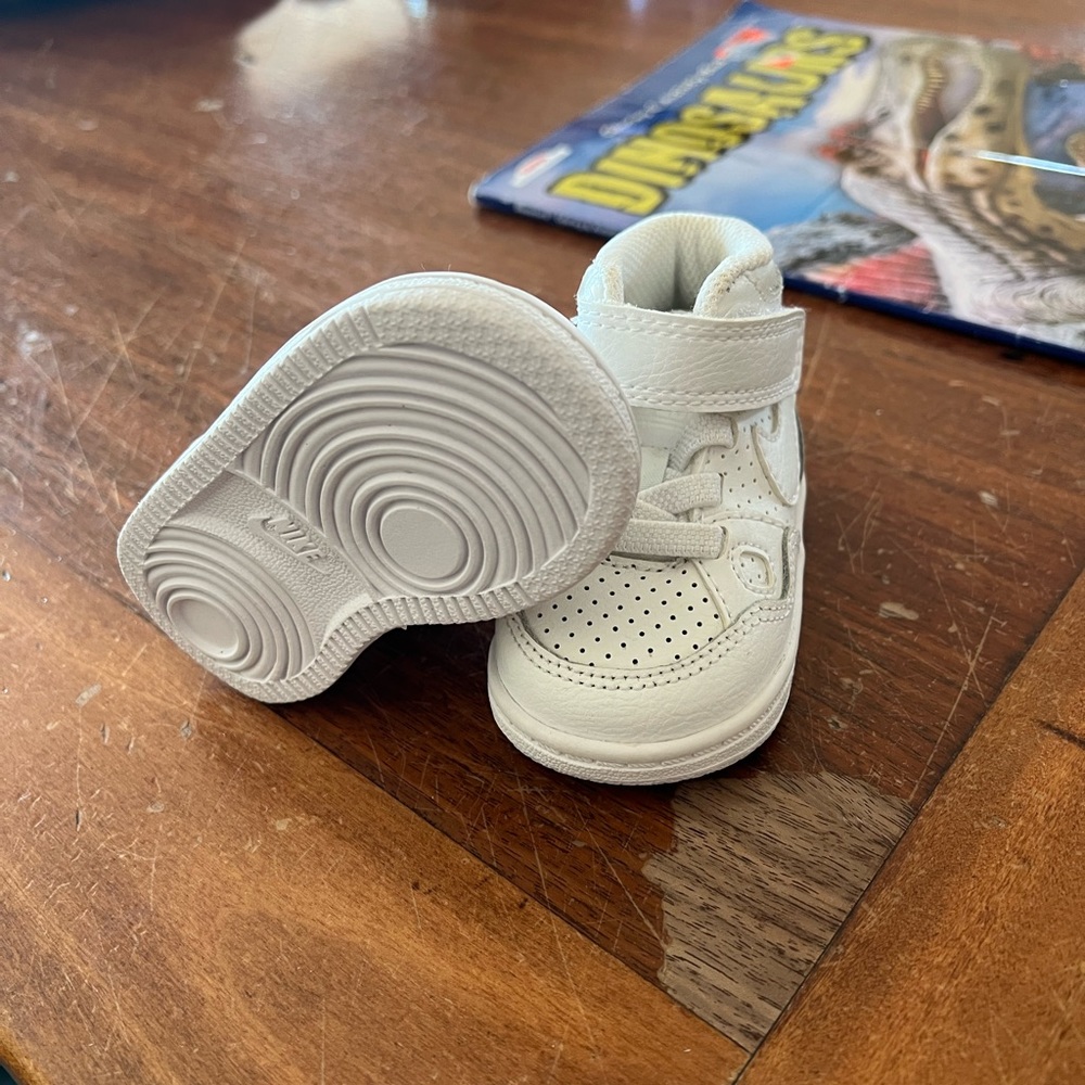Infant mid Nike Air Force 1